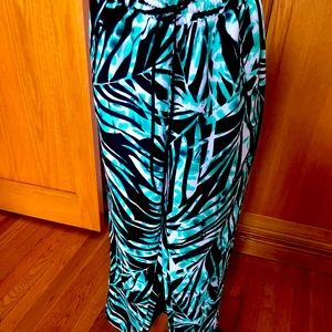 Beautiful summer suits just right for summer.